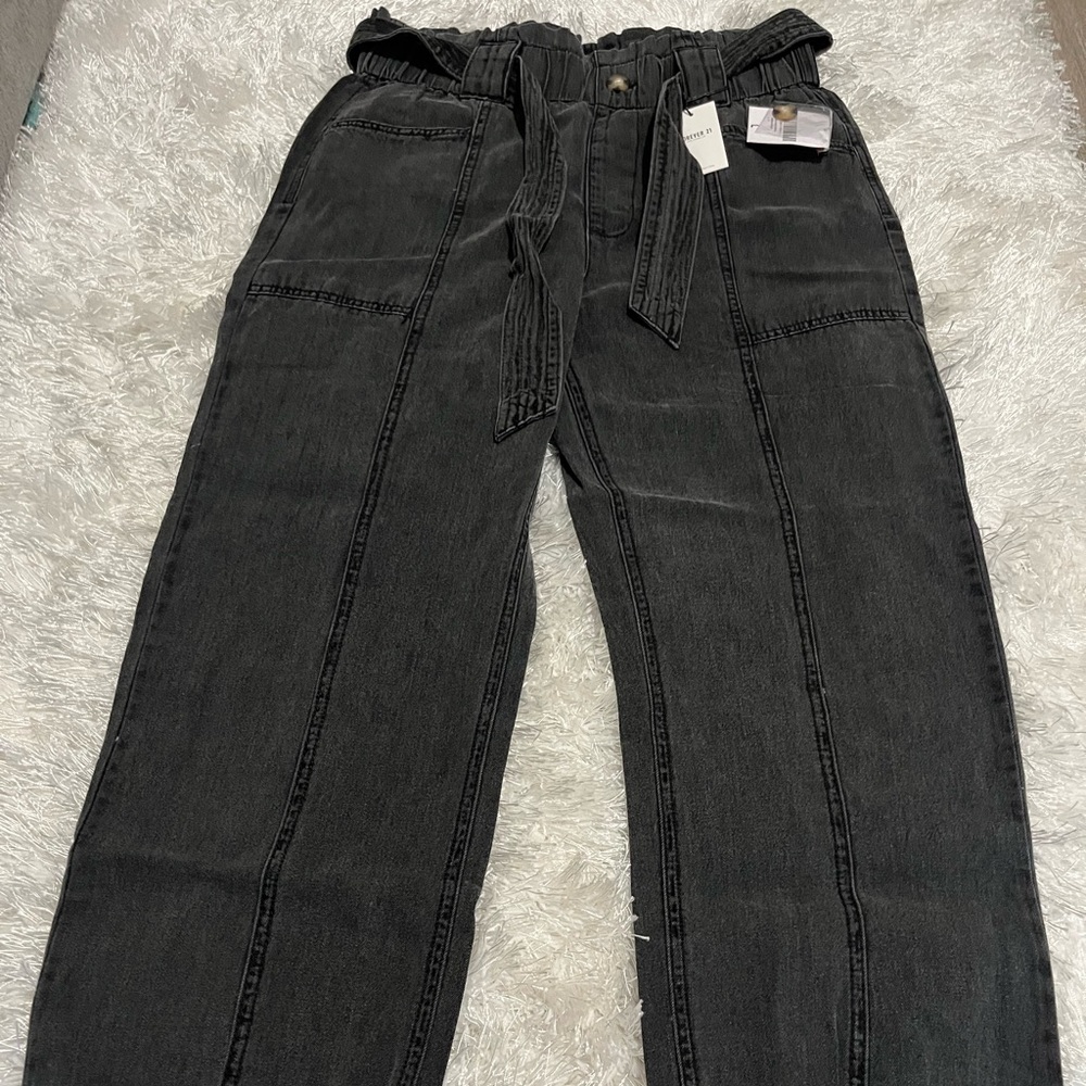 Forever 21 paper waist joggers size Large NWT